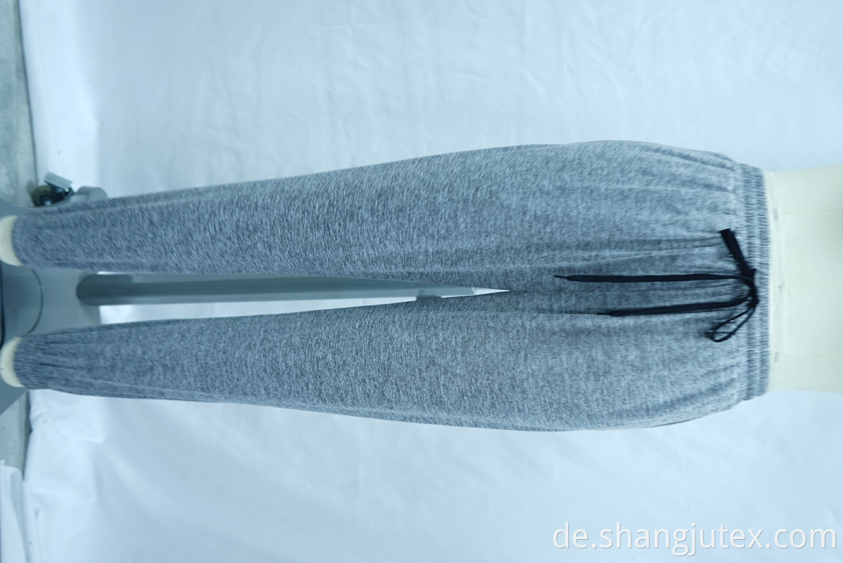 color grey of knitted pants 